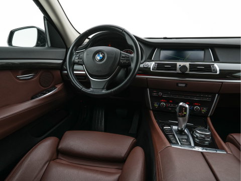 BMW 5 Serie Gran Turismo 535xi High Executive AWD Aut. *LEATHER | XENON | SOFTCLOSE | CAMERA | BLINDSPOT | HEATED-COMFORTSEATS | PRIVACY-GLASS | NAVI-FULLMAP | ECC | HEAD-UP | PDC | CRUISE | 18''ALU*