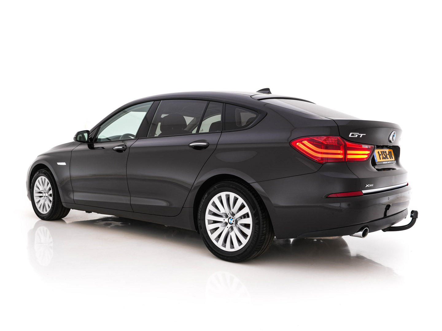 BMW 5 Serie Gran Turismo 535xi High Executive AWD Aut. *LEATHER | XENON | SOFTCLOSE | CAMERA | BLINDSPOT | HEATED-COMFORTSEATS | PRIVACY-GLASS | NAVI-FULLMAP | ECC | HEAD-UP | PDC | CRUISE | 18''ALU*
