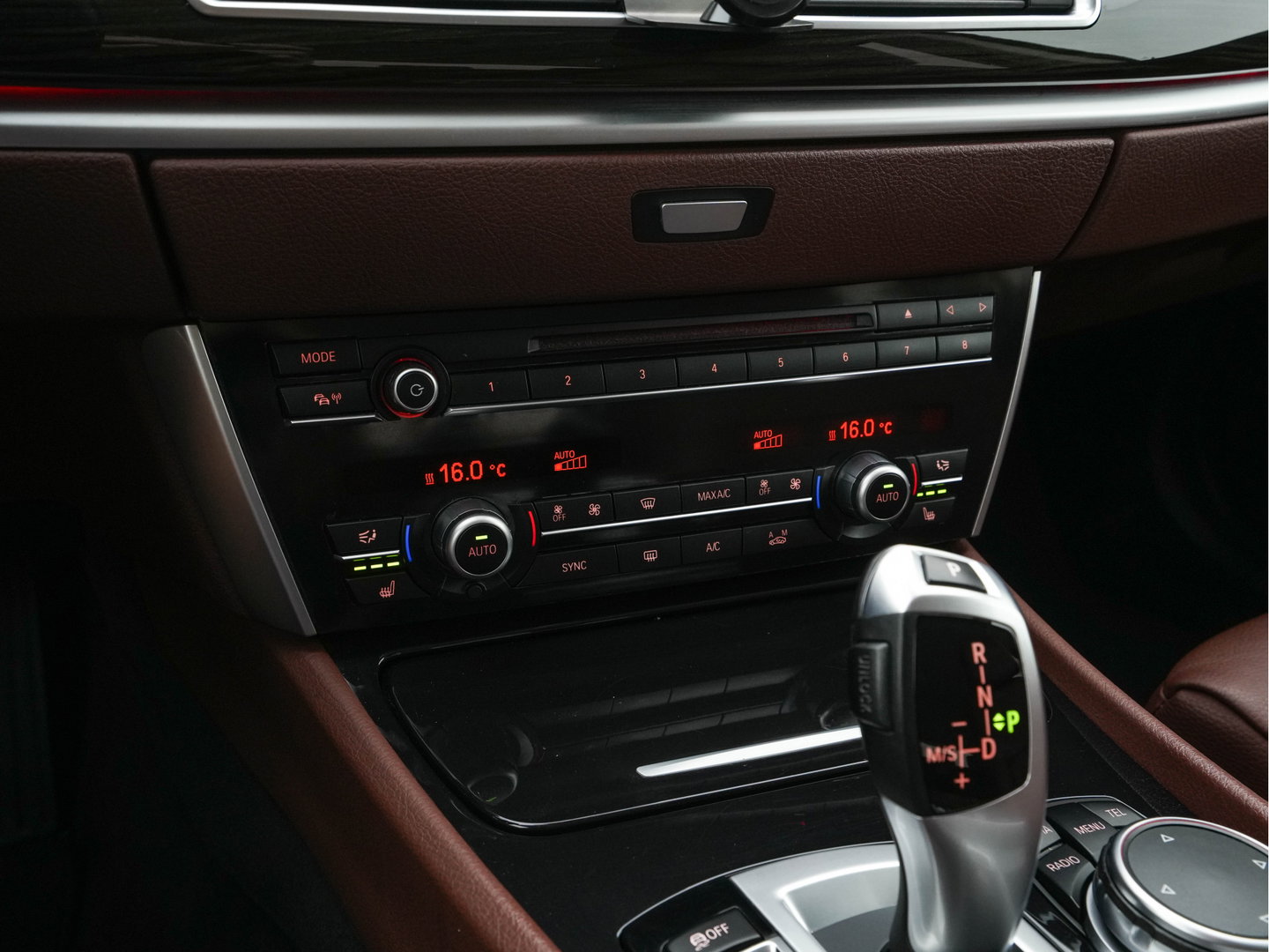 BMW 5 Serie Gran Turismo 535xi High Executive AWD Aut. *LEATHER | XENON | SOFTCLOSE | CAMERA | BLINDSPOT | HEATED-COMFORTSEATS | PRIVACY-GLASS | NAVI-FULLMAP | ECC | HEAD-UP | PDC | CRUISE | 18''ALU*