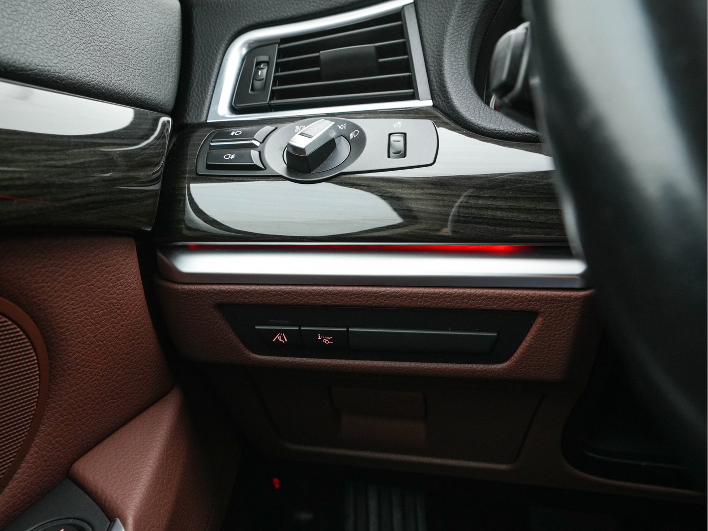BMW 5 Serie Gran Turismo 535xi High Executive AWD Aut. *LEATHER | XENON | SOFTCLOSE | CAMERA | BLINDSPOT | HEATED-COMFORTSEATS | PRIVACY-GLASS | NAVI-FULLMAP | ECC | HEAD-UP | PDC | CRUISE | 18''ALU*