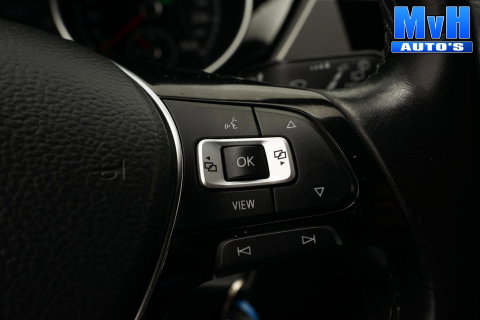 Volkswagen Touran 1.5 TSI Comfortline Business 7p|CAMERA|TREKH