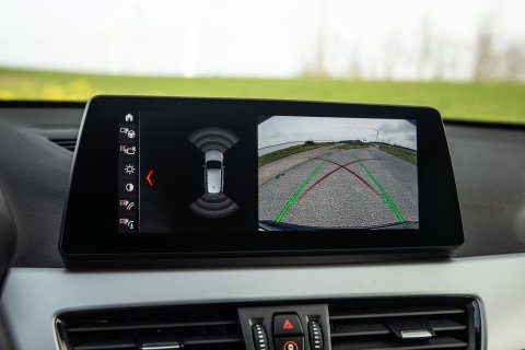 BMW X1 xDrive25e Executive BLACK LINE / CAMERA / CARPLAY / HEAD UP DISPLAY / LEDER / LED / CRUISE CONTROLE / STOELVERWARMING
