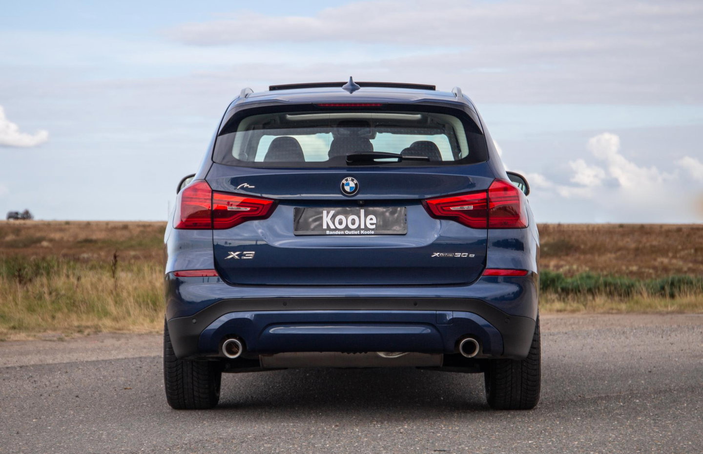 BMW X3 xDrive30e Executive BLACK LINE / PANORAMA DAK / CARPLAY / LEER / STOELVERWARMING / CAMERA