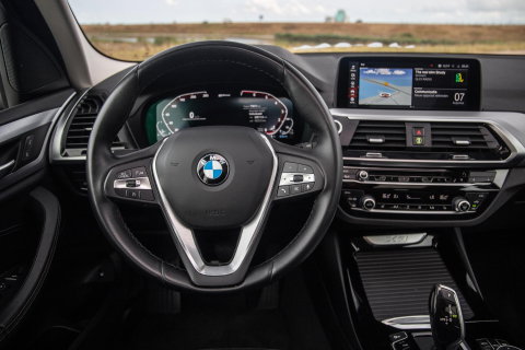 BMW X3 xDrive30e Executive BLACK LINE / PANORAMA DAK / CARPLAY / LEER / STOELVERWARMING / CAMERA