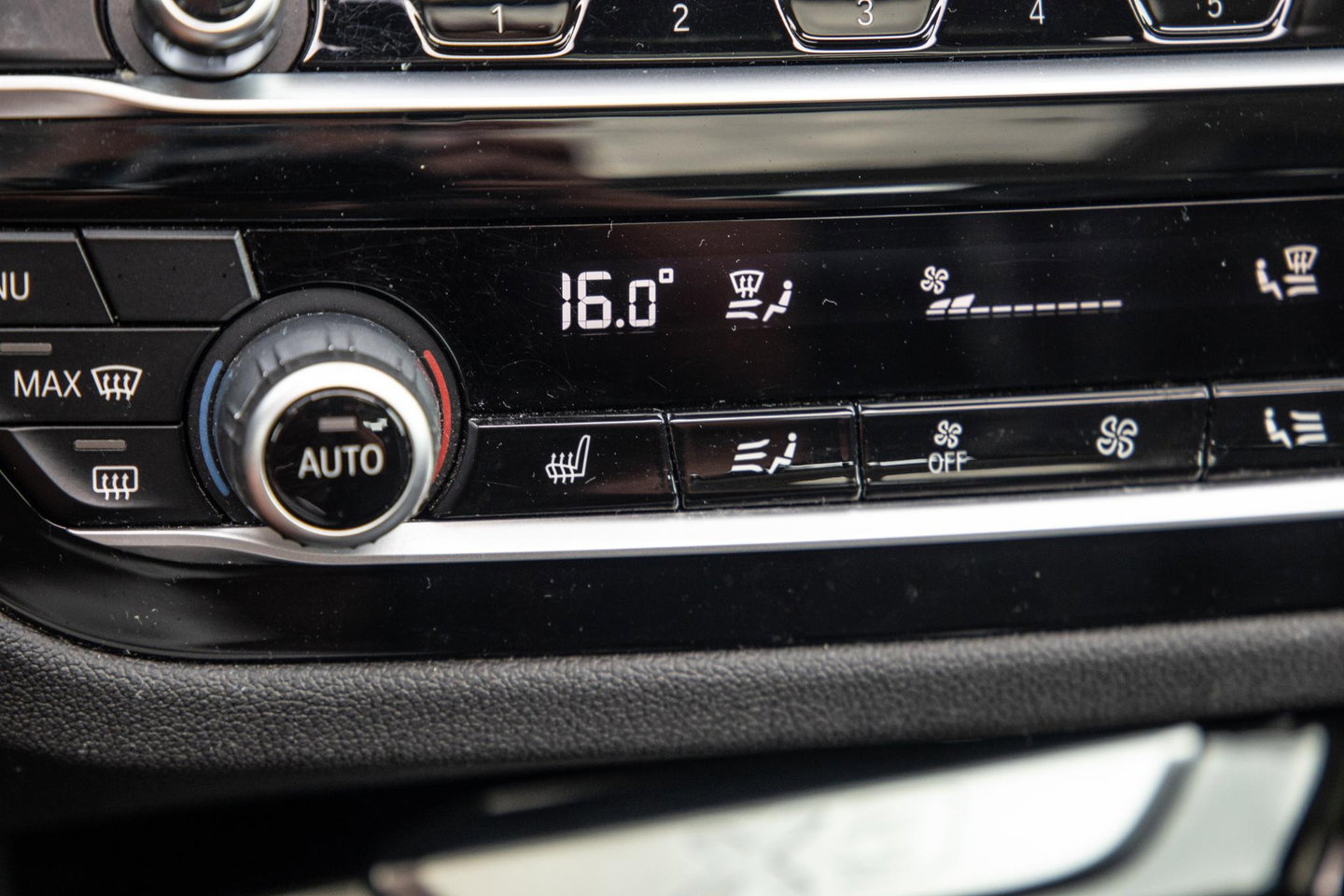 BMW X3 xDrive30e Executive BLACK LINE / PANORAMA DAK / CARPLAY / LEER / STOELVERWARMING / CAMERA