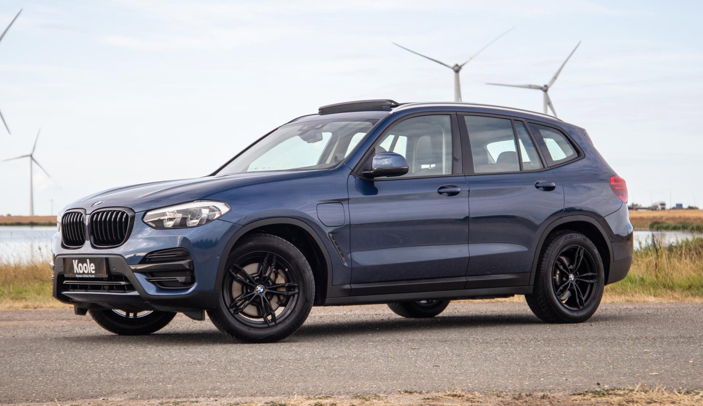 BMW X3 xDrive30e Executive BLACK LINE / PANORAMA DAK / CARPLAY / LEER / STOELVERWARMING / CAMERA