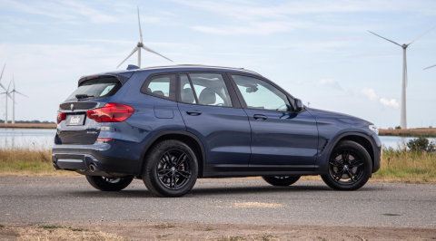 BMW X3 xDrive30e Executive BLACK LINE / PANORAMA DAK / CARPLAY / LEER / STOELVERWARMING / CAMERA