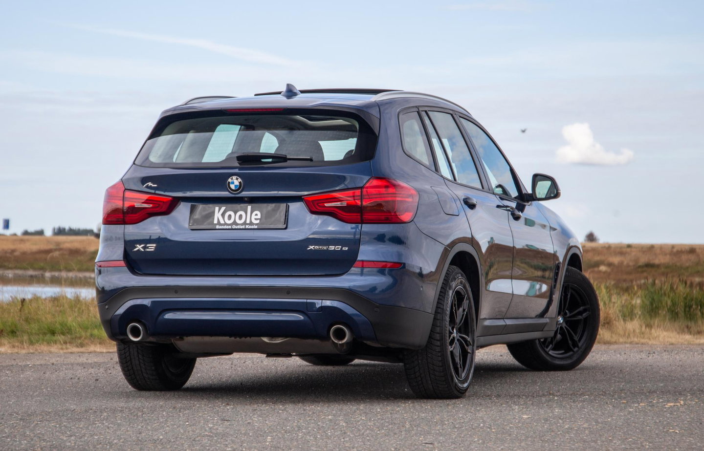 BMW X3 xDrive30e Executive BLACK LINE / PANORAMA DAK / CARPLAY / LEER / STOELVERWARMING / CAMERA