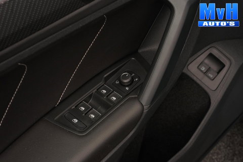 Volkswagen Tiguan 1.4 TSI eHybrid R-Line|PANO|STOEL/STUUR.VERW