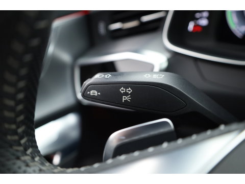 Audi A6 Avant 55 TFSI e quattro S Edition Competition precies zoals de liefhebber hem zoekt | Pano | HUD | Matrix LED | Massage | Stoelventilatie |  Elek. Trekhaak | 360cam | 20'' |