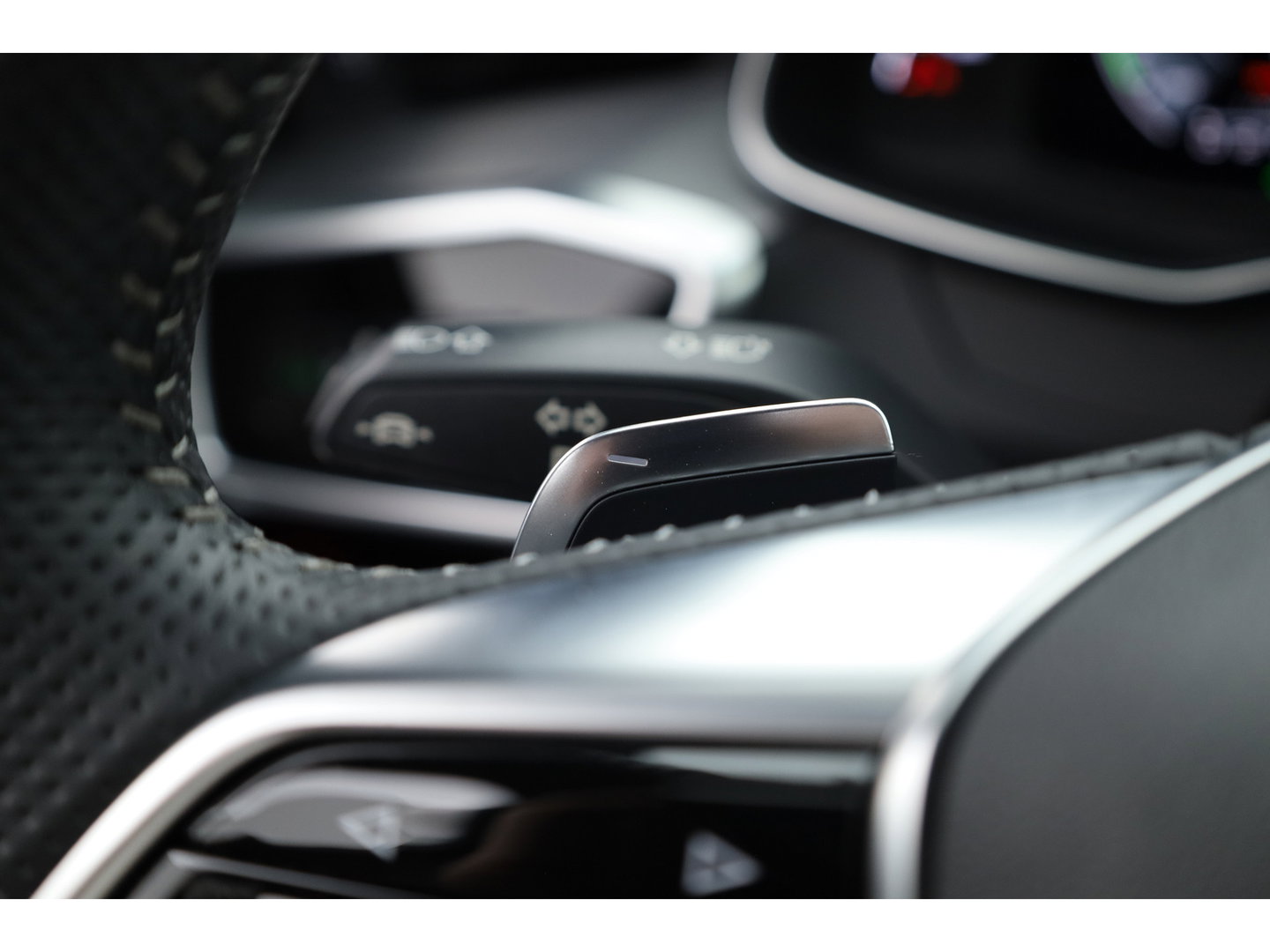 Audi A6 Avant 55 TFSI e quattro S Edition Competition precies zoals de liefhebber hem zoekt | Pano | HUD | Matrix LED | Massage | Stoelventilatie |  Elek. Trekhaak | 360cam | 20'' |