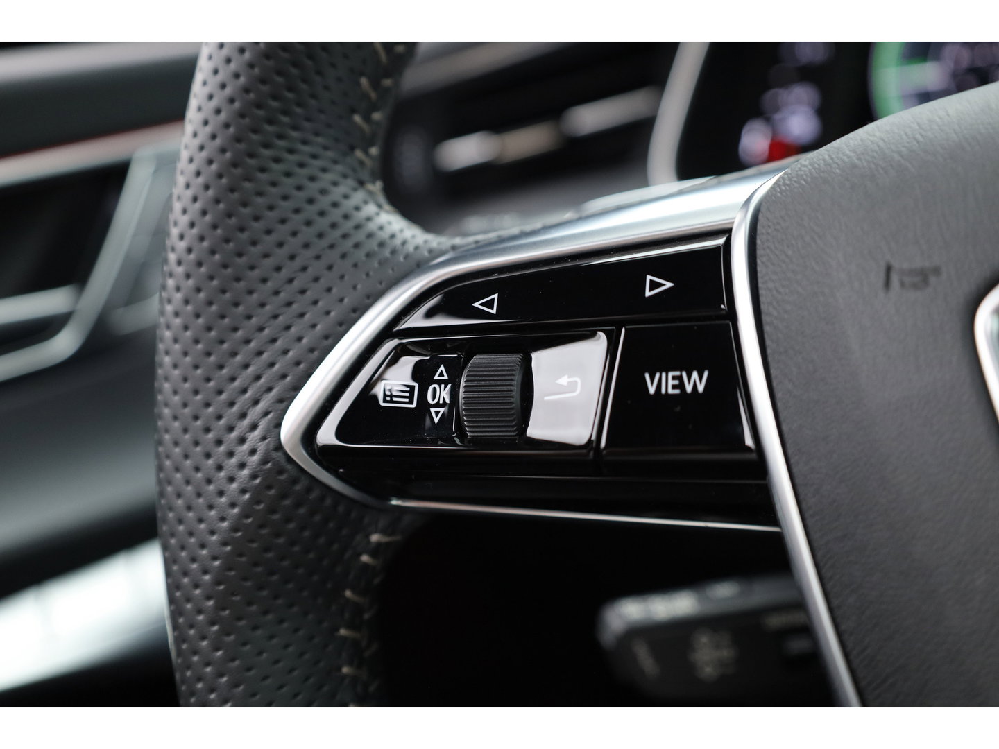 Audi A6 Avant 55 TFSI e quattro S Edition Competition precies zoals de liefhebber hem zoekt | Pano | HUD | Matrix LED | Massage | Stoelventilatie |  Elek. Trekhaak | 360cam | 20'' |