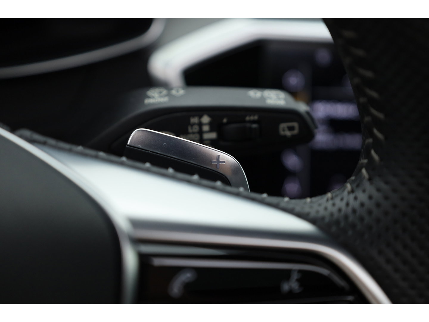 Audi A6 Avant 55 TFSI e quattro S Edition Competition precies zoals de liefhebber hem zoekt | Pano | HUD | Matrix LED | Massage | Stoelventilatie |  Elek. Trekhaak | 360cam | 20'' |