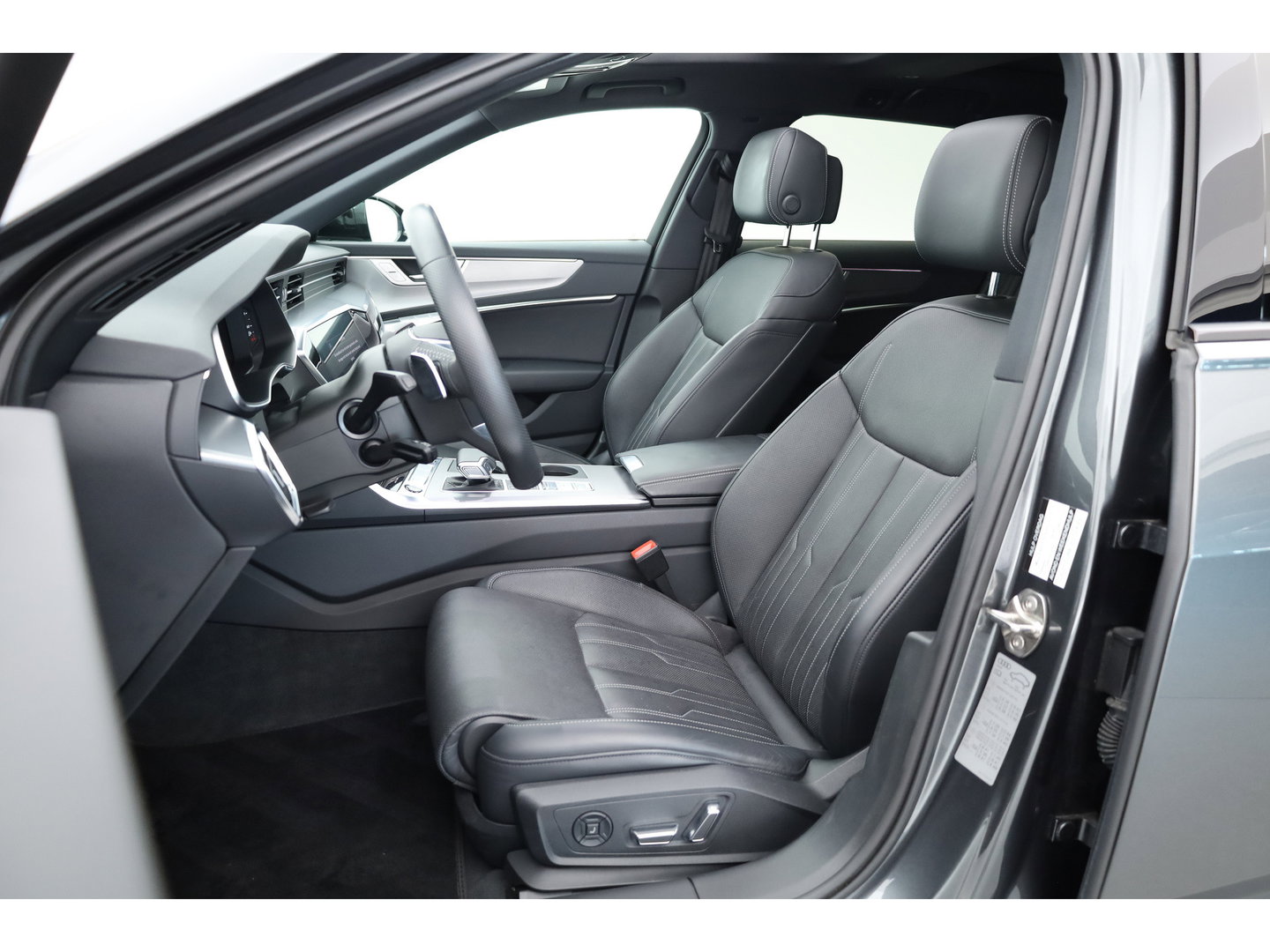 Audi A6 Avant 55 TFSI e quattro S Edition Competition precies zoals de liefhebber hem zoekt | Pano | HUD | Matrix LED | Massage | Stoelventilatie |  Elek. Trekhaak | 360cam | 20'' |