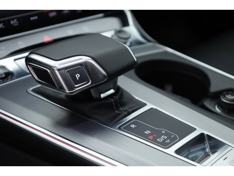 Audi A6 Avant 55 TFSI e quattro S Edition Competition precies zoals de liefhebber hem zoekt | Pano | HUD | Matrix LED | Massage | Stoelventilatie |  Elek. Trekhaak | 360cam | 20'' |