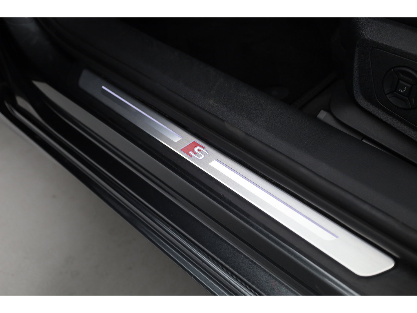 Audi A6 Avant 55 TFSI e quattro S Edition Competition precies zoals de liefhebber hem zoekt | Pano | HUD | Matrix LED | Massage | Stoelventilatie |  Elek. Trekhaak | 360cam | 20'' |