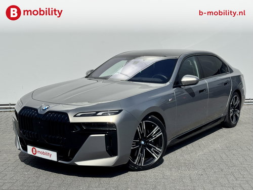 BMW i7