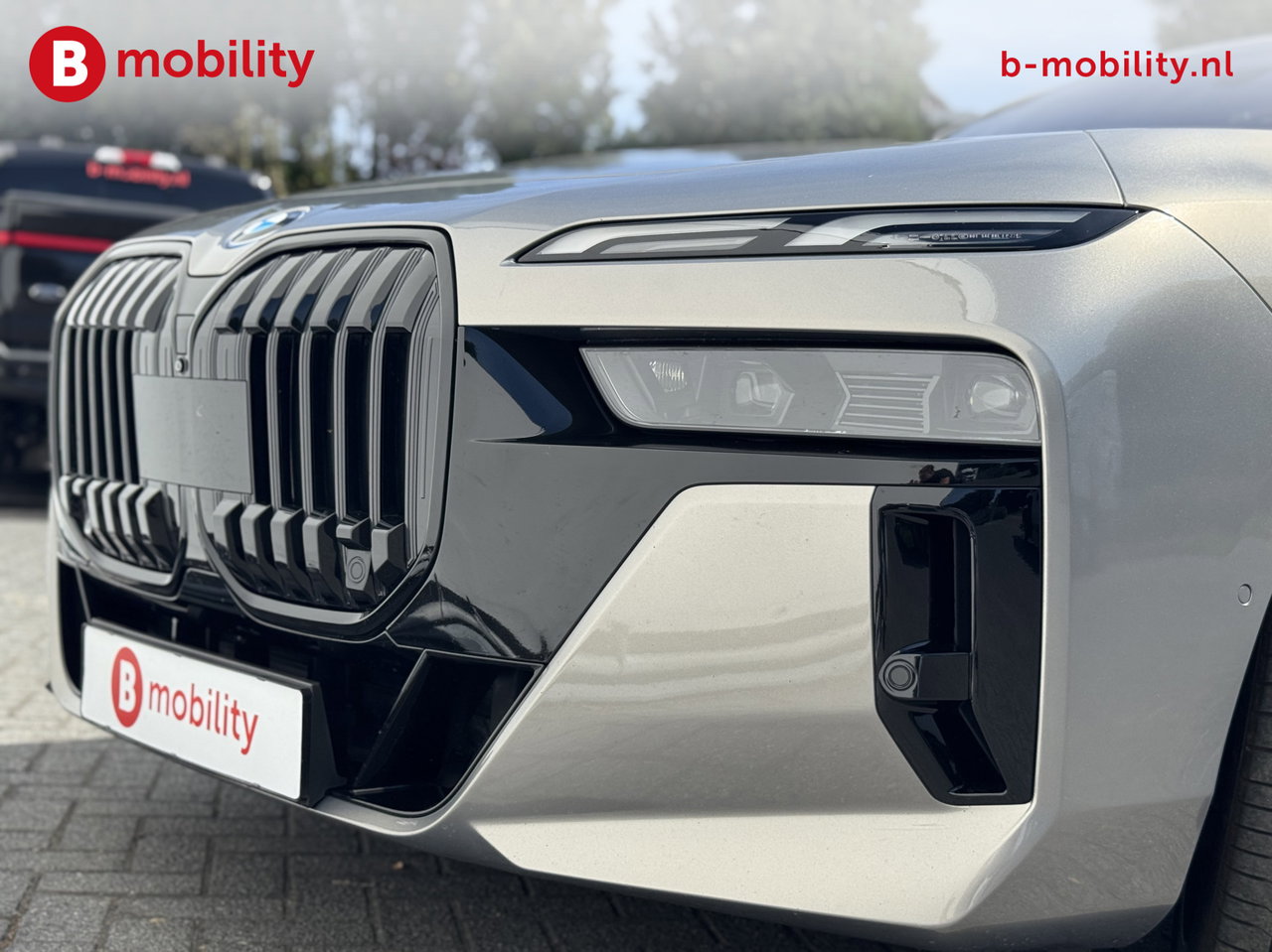 BMW i7