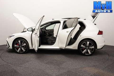Volkswagen Golf 1.4 PHEV GTE|IQ|PANO|CAMERA|STOEL/STUUR.VERW