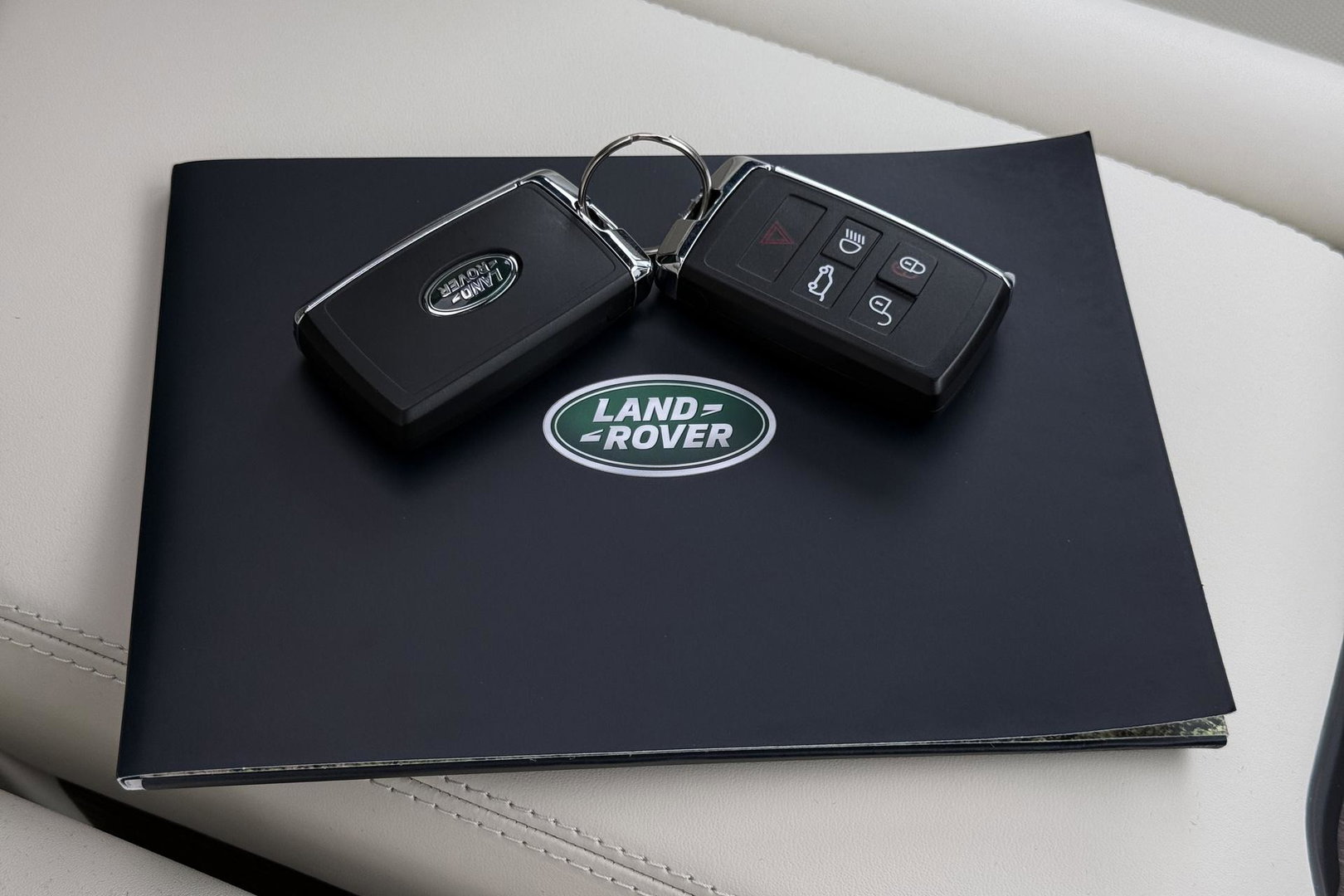 Land Rover Range Rover 3.0 P460e SE PHEV | ACC | Luchtvering | Panoramadak | 360° Camera | Head-Up | Meridian 3D | Stoelventilatie | 23 Inch
