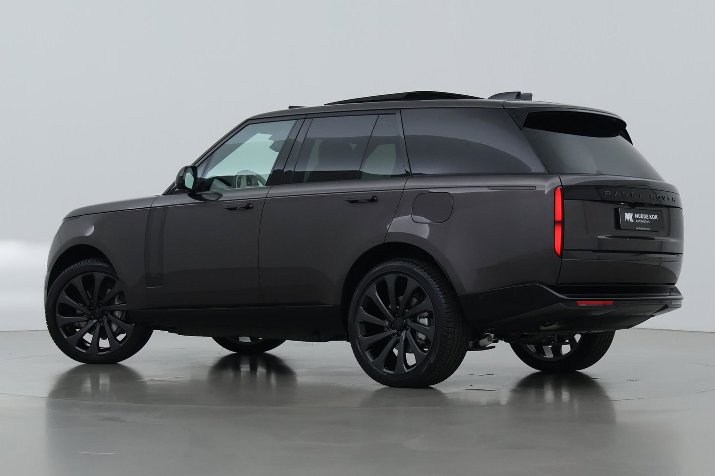 Land Rover Range Rover 3.0 P460e SE PHEV | ACC | Luchtvering | Panoramadak | 360° Camera | Head-Up | Meridian 3D | Stoelventilatie | 23 Inch