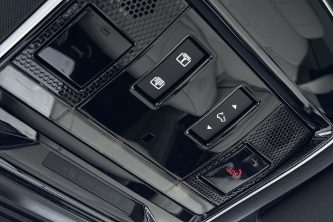 Land Rover Range Rover 3.0 P460e SE PHEV | ACC | Luchtvering | Panoramadak | 360° Camera | Head-Up | Meridian 3D | Stoelventilatie | 23 Inch