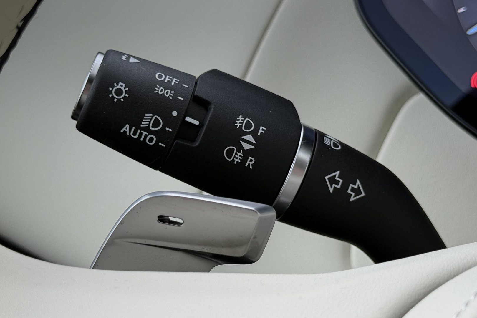 Land Rover Range Rover 3.0 P460e SE PHEV | ACC | Luchtvering | Panoramadak | 360° Camera | Head-Up | Meridian 3D | Stoelventilatie | 23 Inch