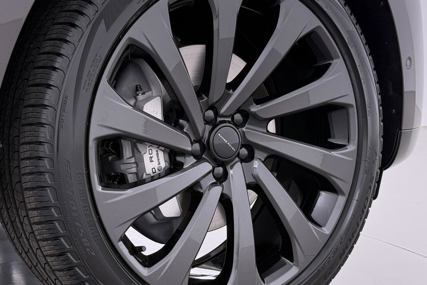 Land Rover Range Rover 3.0 P460e SE PHEV | ACC | Luchtvering | Panoramadak | 360° Camera | Head-Up | Meridian 3D | Stoelventilatie | 23 Inch