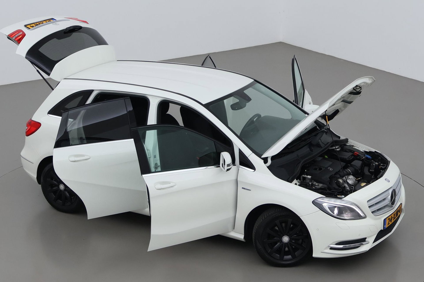 Mercedes-Benz B-Klasse 200 Ambition | Trekhaak | Bi-Xenon | Parkeersensoren | Navigatie | Getint Glas