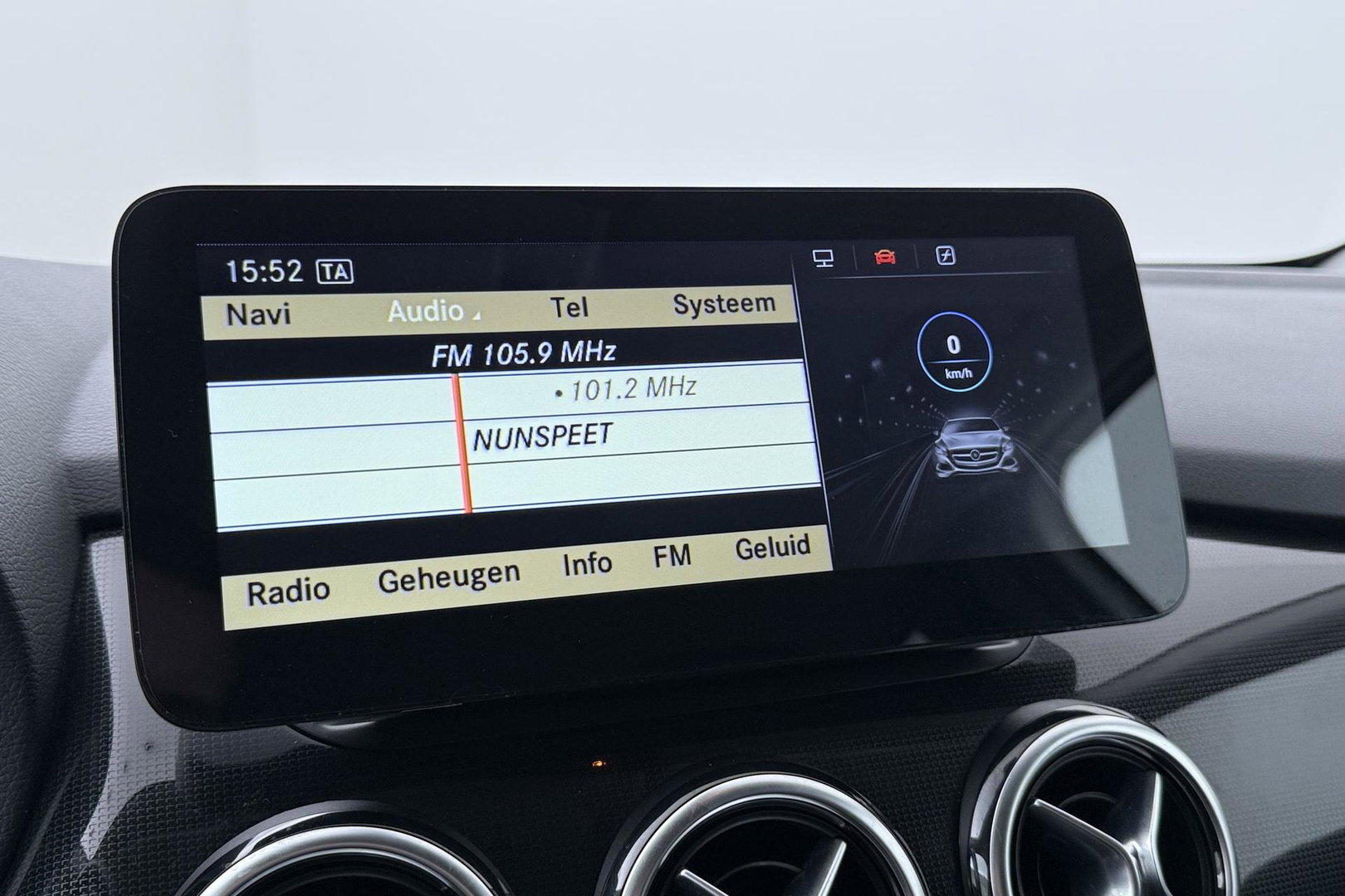 Mercedes-Benz B-Klasse 200 Ambition | Trekhaak | Bi-Xenon | Parkeersensoren | Navigatie | Getint Glas