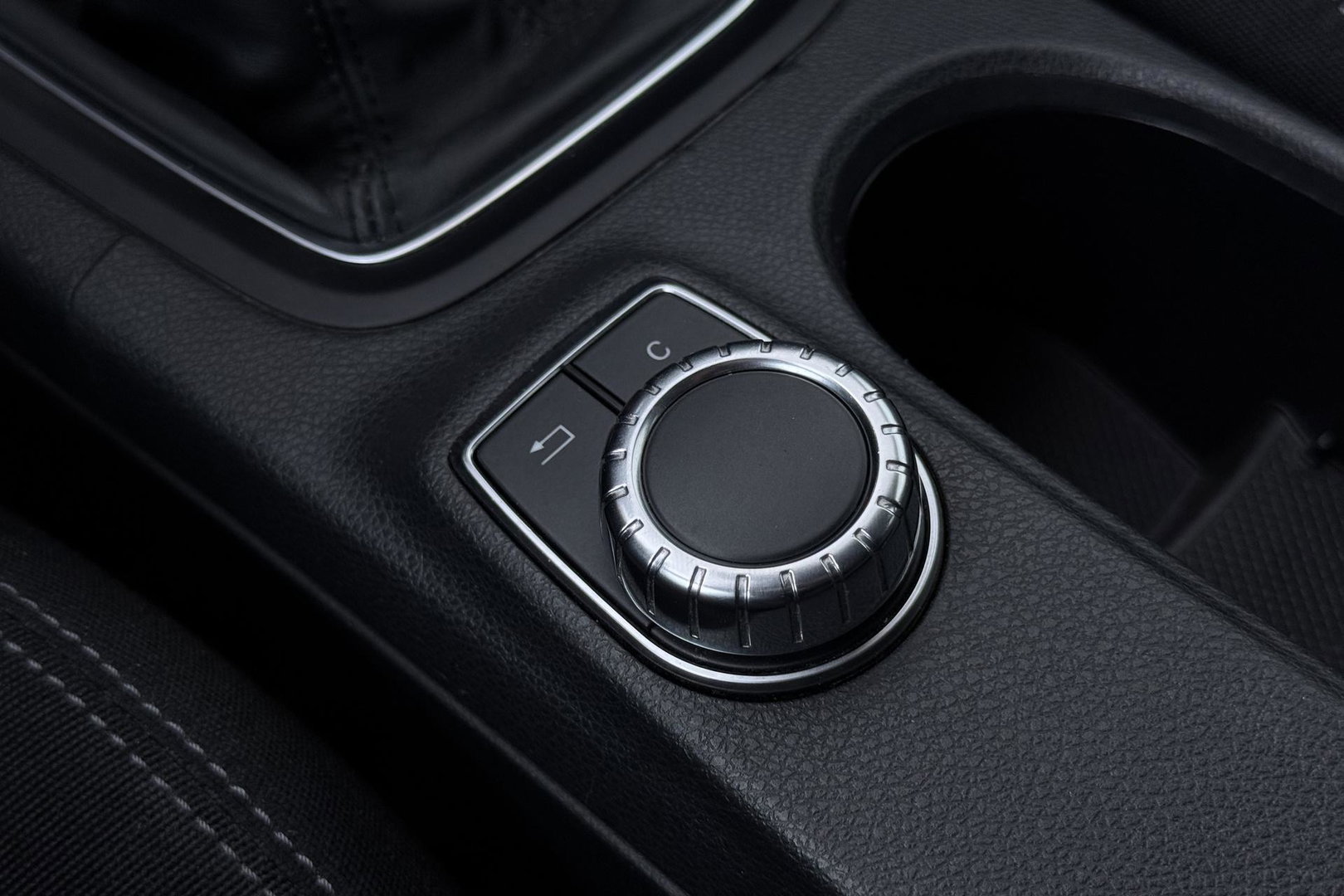 Mercedes-Benz B-Klasse 200 Ambition | Trekhaak | Bi-Xenon | Parkeersensoren | Navigatie | Getint Glas
