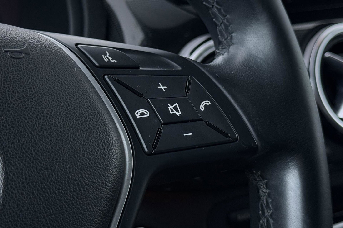 Mercedes-Benz B-Klasse 200 Ambition | Trekhaak | Bi-Xenon | Parkeersensoren | Navigatie | Getint Glas