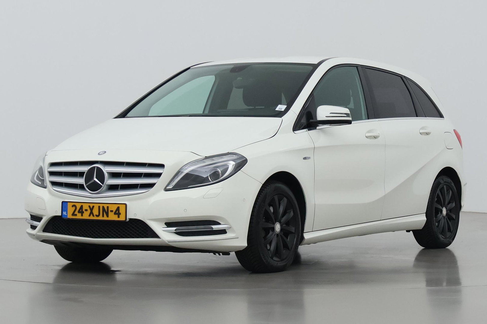 Mercedes-Benz B-Klasse 200 Ambition | Trekhaak | Bi-Xenon | Parkeersensoren | Navigatie | Getint Glas