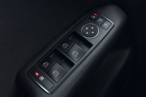 Mercedes-Benz B-Klasse 200 Ambition | Trekhaak | Bi-Xenon | Parkeersensoren | Navigatie | Getint Glas