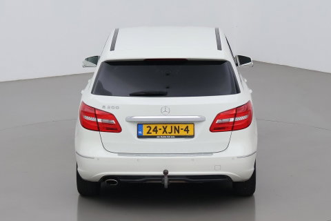 Mercedes-Benz B-Klasse 200 Ambition | Trekhaak | Bi-Xenon | Parkeersensoren | Navigatie | Getint Glas
