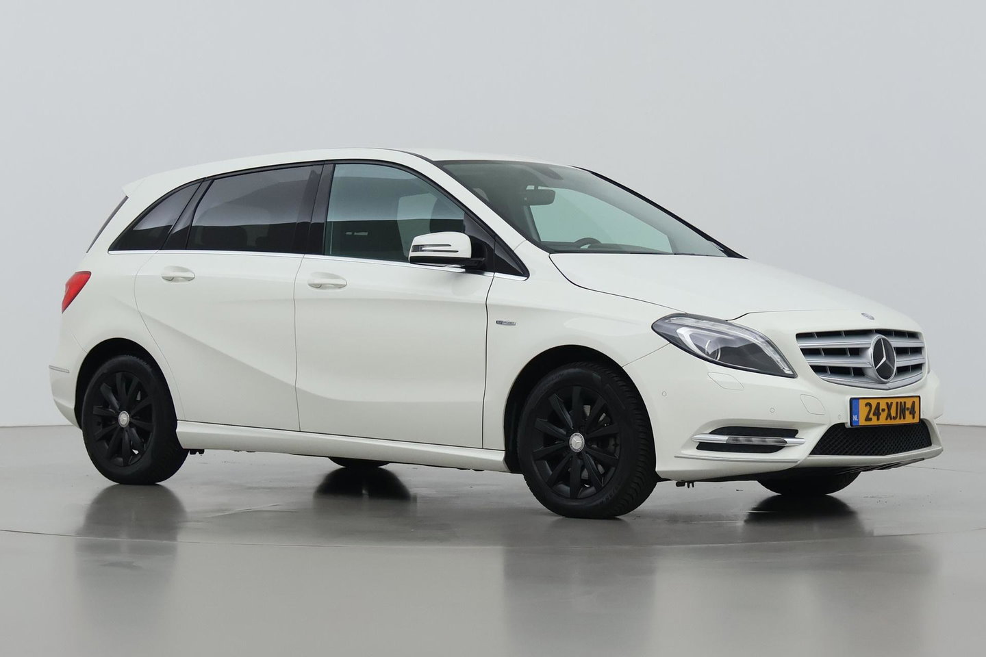 Mercedes-Benz B-Klasse 200 Ambition | Trekhaak | Bi-Xenon | Parkeersensoren | Navigatie | Getint Glas