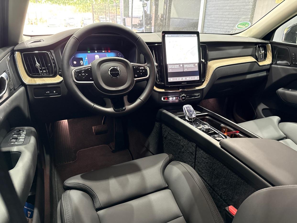 Volvo XC60 T8 Plug-in hybrid Plus Dark | ACC | Harman/Kardon | 360° Camera | Stoel+Stuurverwarming | BLIS | Memory