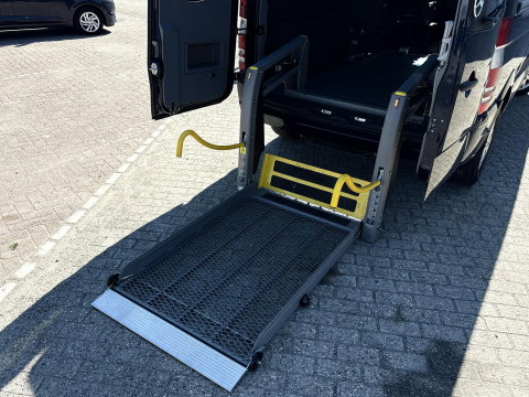Mercedes-Benz Sprinter 211 2.2 AUT L1H1 ROLSTOELBUS | 3+1 | CAMERA | STOELVERW | LIFT