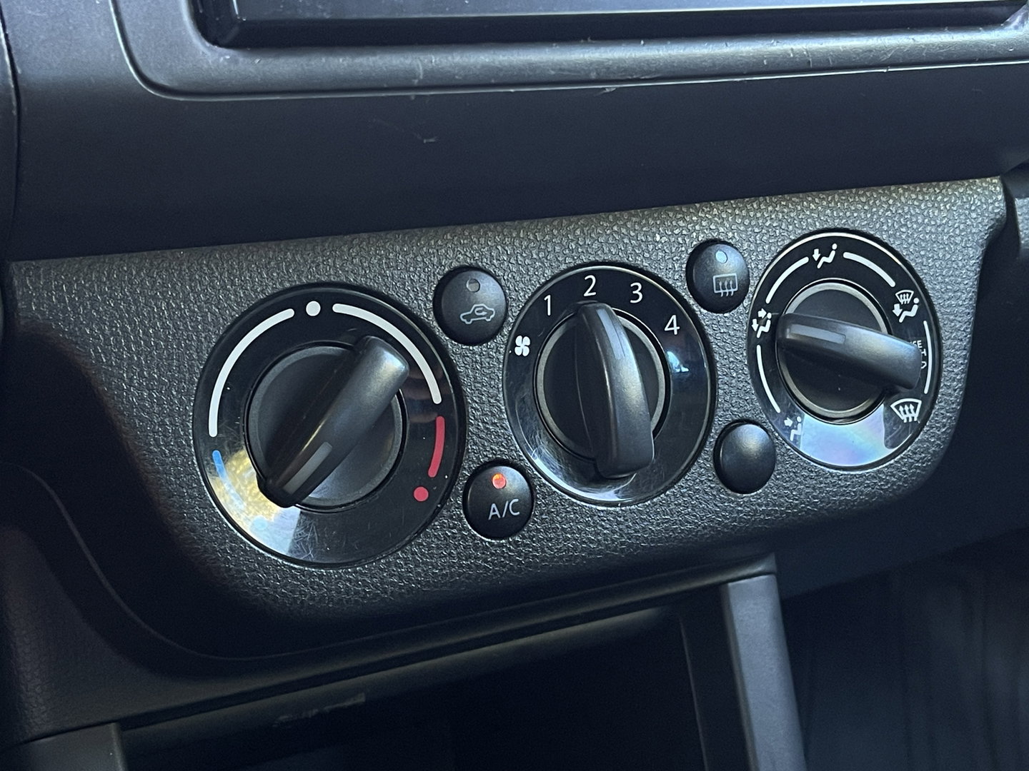 Suzuki Swift 1.3 GLS | Licht metalen velgen 17'' | Subwoofers | Airconditioning | Elektrische ramen | Bluetooth | Centrale deurvergrendeling |