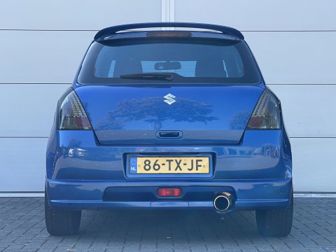 Suzuki Swift 1.3 GLS | Licht metalen velgen 17'' | Subwoofers | Airconditioning | Elektrische ramen | Bluetooth | Centrale deurvergrendeling |