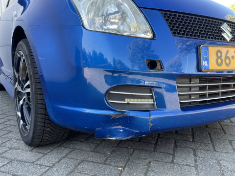 Suzuki Swift 1.3 GLS | Licht metalen velgen 17'' | Subwoofers | Airconditioning | Elektrische ramen | Bluetooth | Centrale deurvergrendeling |