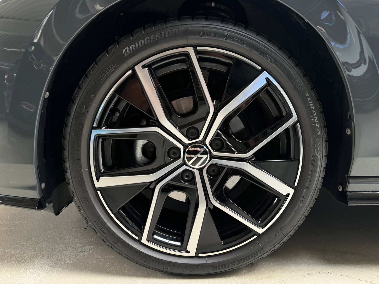 Volkswagen Golf 1.5 eTSI Pano|HuD|Trekhaak|360 Camera|Keyless|ACC|Sfeer|Lane Assist