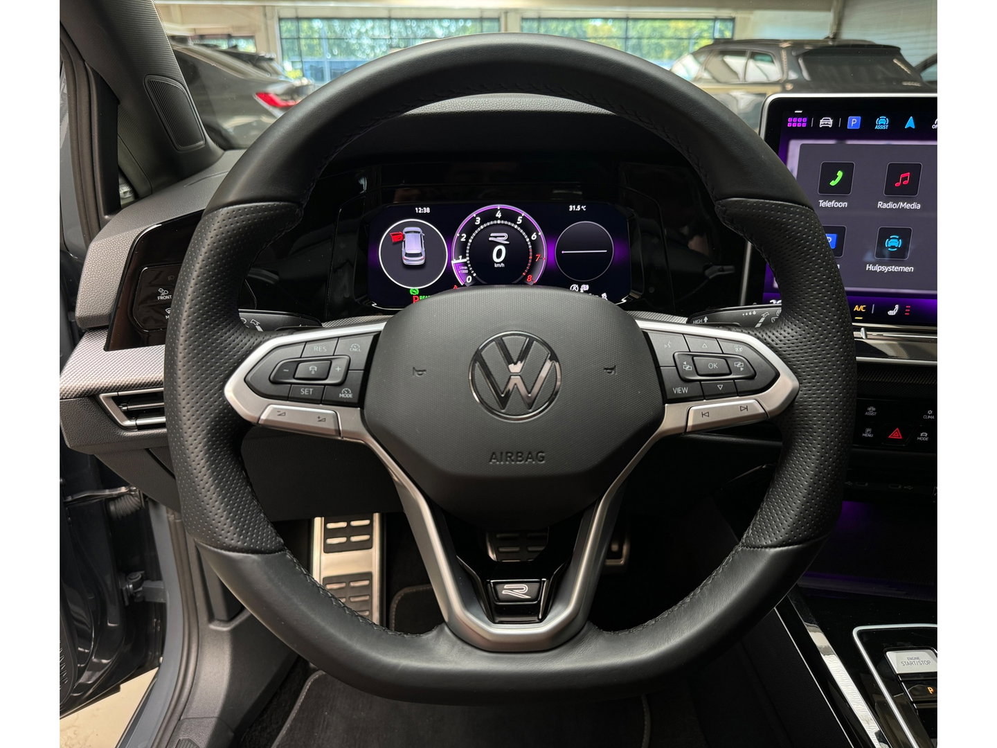 Volkswagen Golf 1.5 eTSI Pano|HuD|Trekhaak|360 Camera|Keyless|ACC|Sfeer|Lane Assist