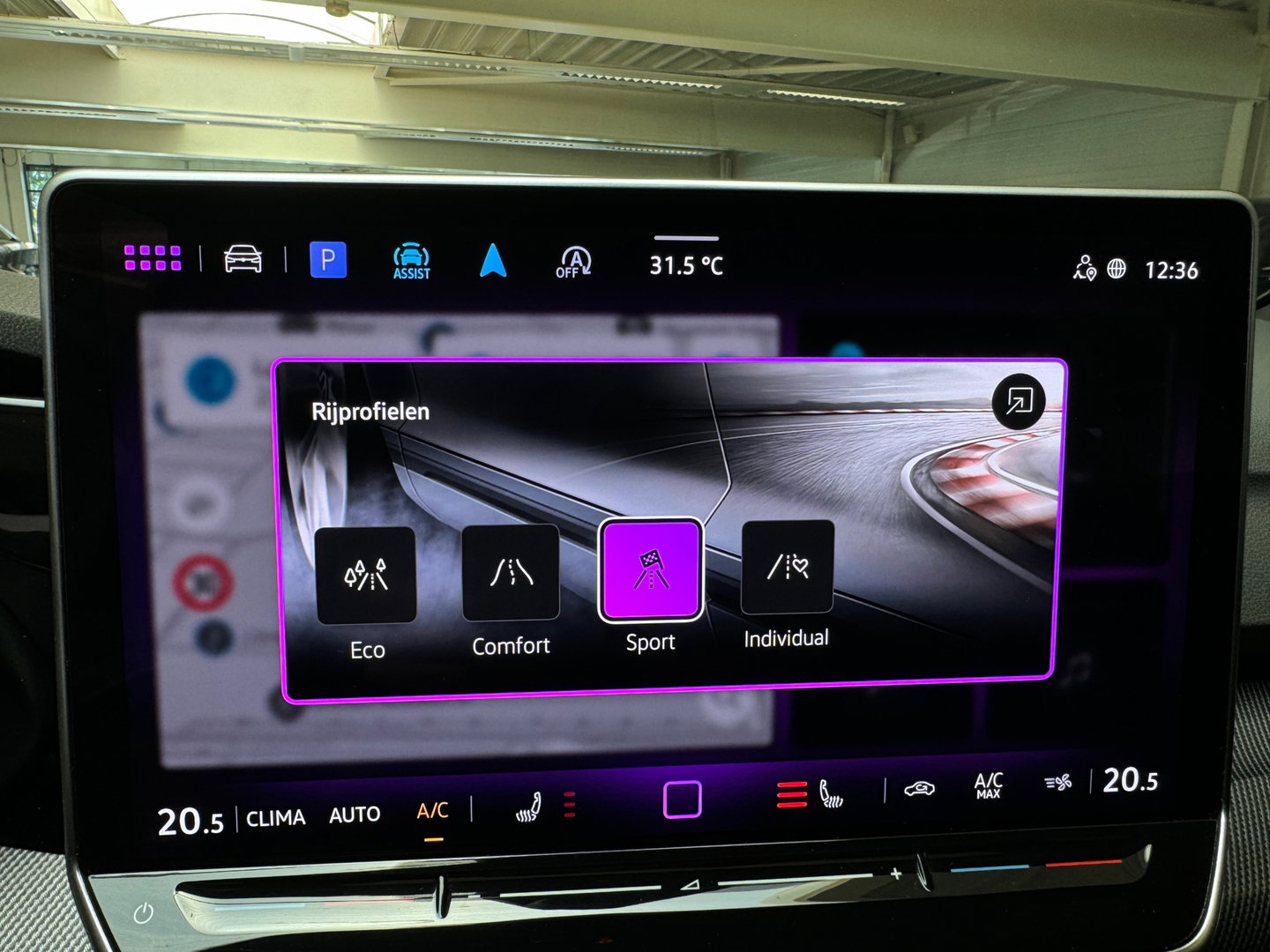 Volkswagen Golf 1.5 eTSI Pano|HuD|Trekhaak|360 Camera|Keyless|ACC|Sfeer|Lane Assist