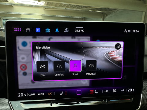 Volkswagen Golf 1.5 eTSI Pano|HuD|Trekhaak|360 Camera|Keyless|ACC|Sfeer|Lane Assist