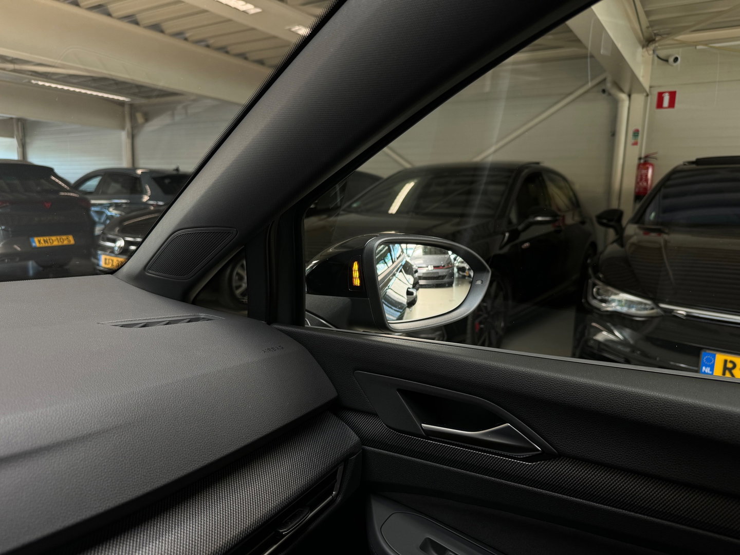Volkswagen Golf 1.5 eTSI Pano|HuD|Trekhaak|360 Camera|Keyless|ACC|Sfeer|Lane Assist
