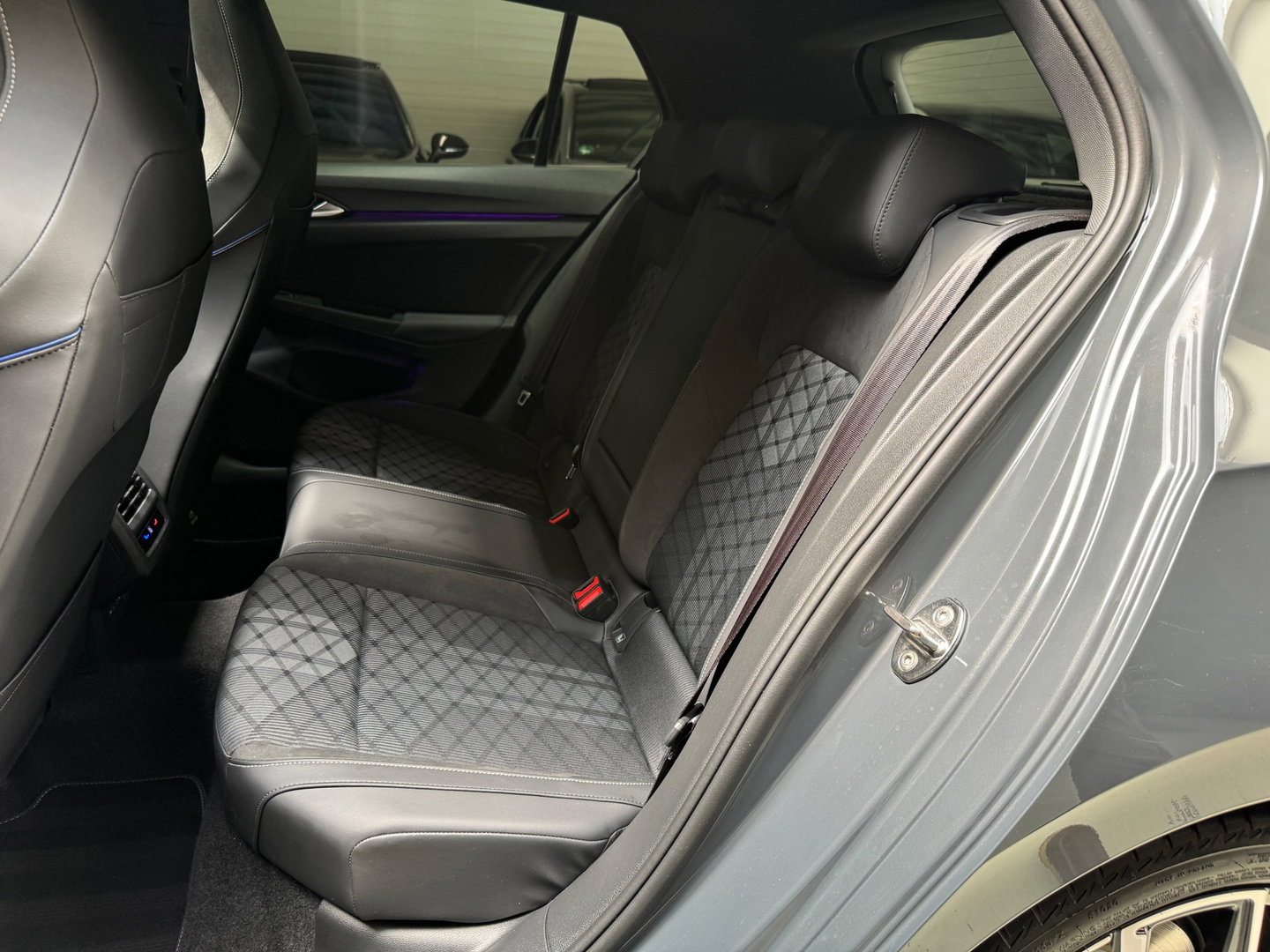 Volkswagen Golf 1.5 eTSI Pano|HuD|Trekhaak|360 Camera|Keyless|ACC|Sfeer|Lane Assist