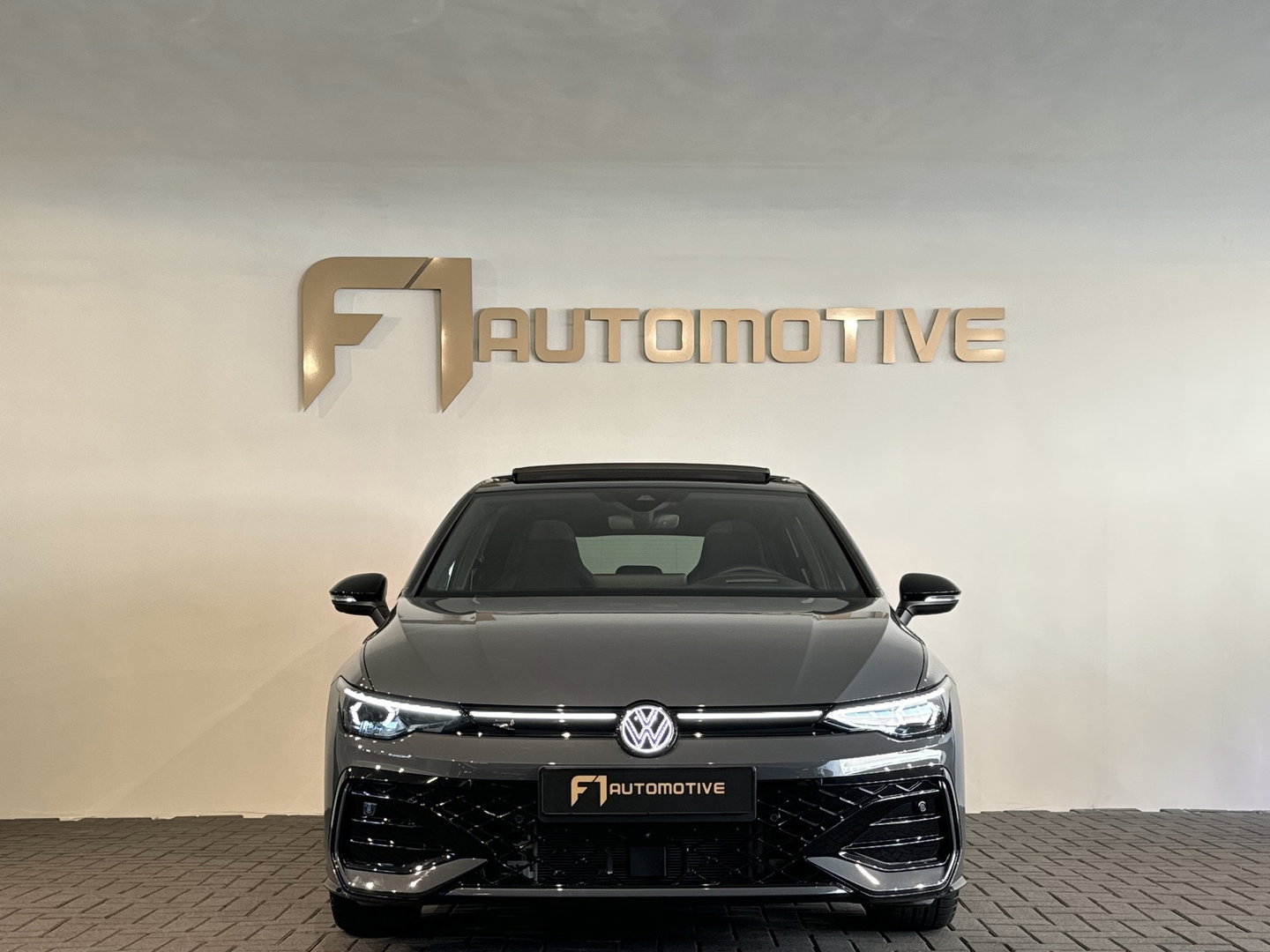 Volkswagen Golf 1.5 eTSI Pano|HuD|Trekhaak|360 Camera|Keyless|ACC|Sfeer|Lane Assist