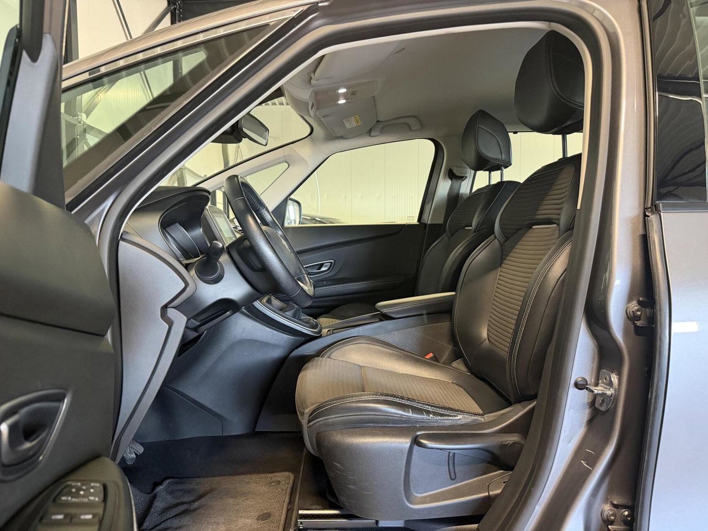 Renault Grand Scénic 1.2 TCe Intens 7 Persoons Cruise Navi