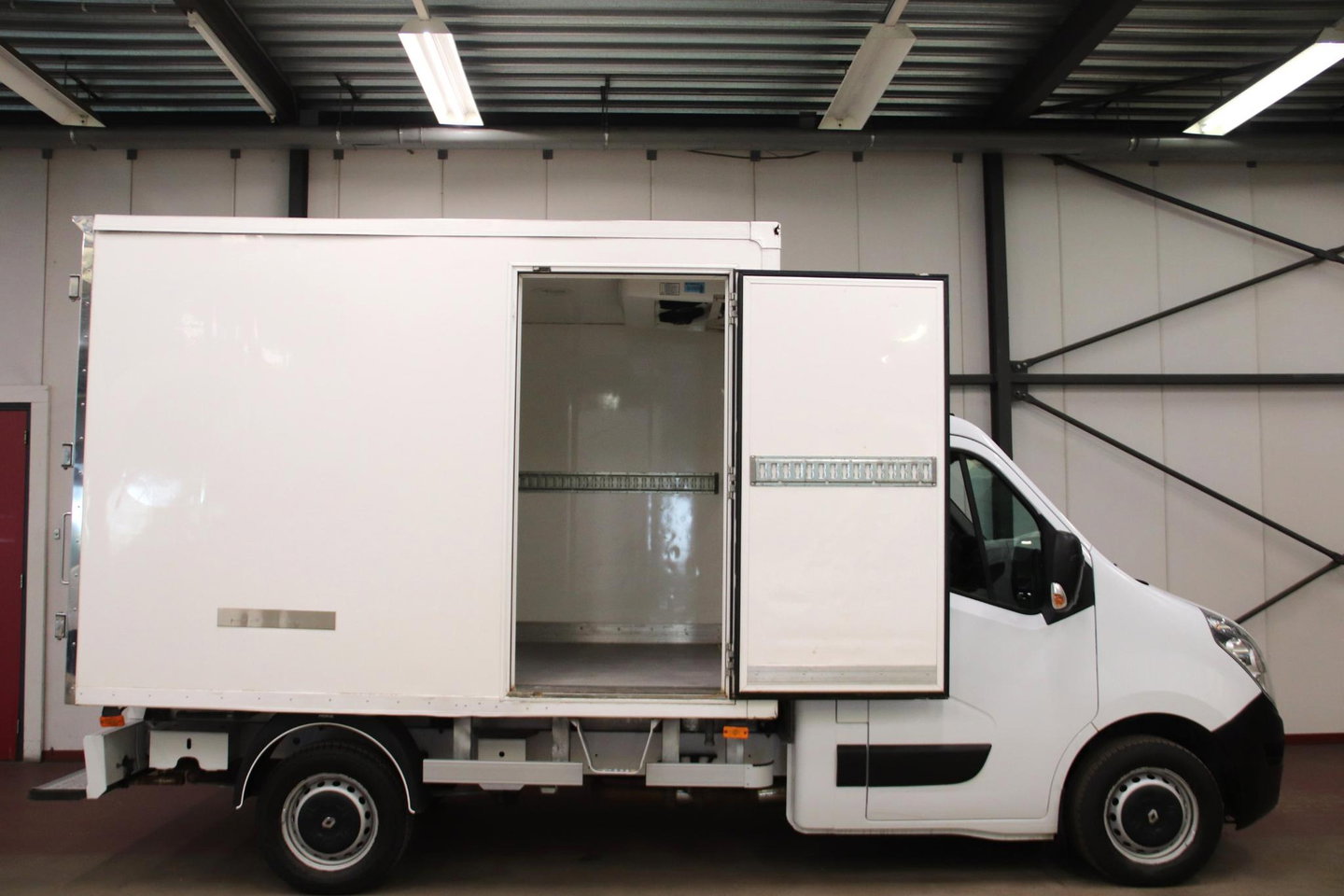 Renault Master 2.3 dCi VRIESWAGEN KOELWAGEN DAG NACHT Renault Master T35 2.3 dCi VRIESWAGEN KOELWAGEN DAG NACHT